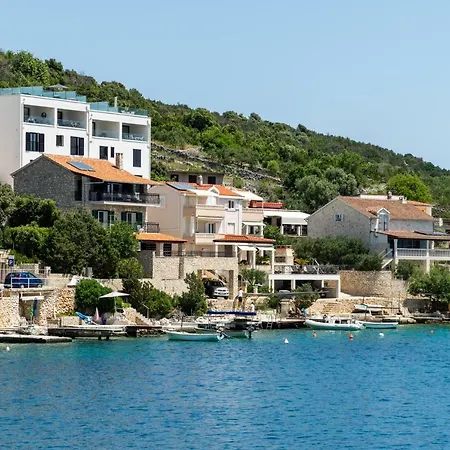 Luxury 3 Floors Seaside Only 25 Min From Split Airport! No.4 Vinišće