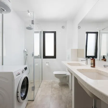 Luxury 3 Floors Seaside Only 25 Min From Split Airport! No.4 Apartment *
