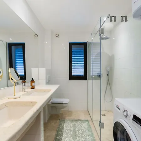 Luxury 3 Floors Seaside Only 25 Min From Split Airport! No.4 Apartment Vinišće