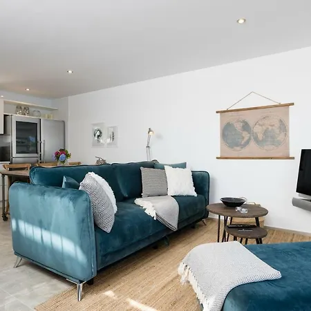 Luxury 3 Floors Seaside Only 25 Min From Split Airport! No.4 * Vinišće