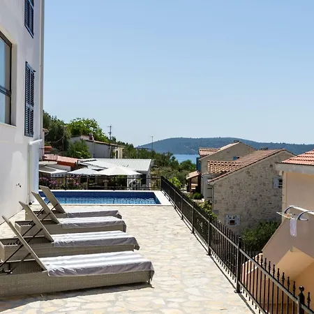 Luxury 3 Floors Seaside Only 25 Min From Split Airport! No.4 *