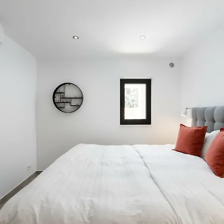 Luxury 3 Floors Seaside Only 25 Min From Split Airport! No.4 Apartment Vinišće