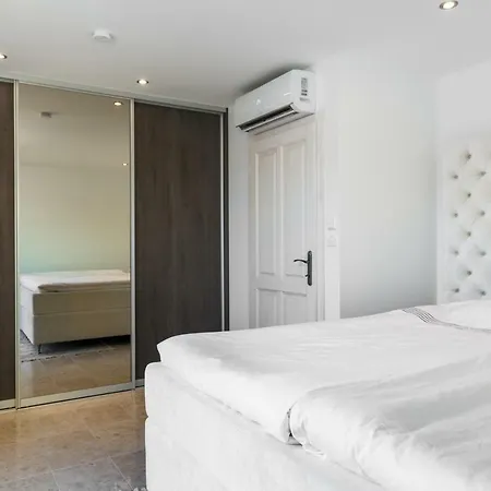 Luxury 3 Floors Seaside Only 25 Min From Split Airport! No.4 *