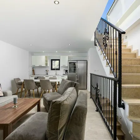 Luxury 3 Floors Seaside Only 25 Min From Split Airport! No.4 * Vinišće