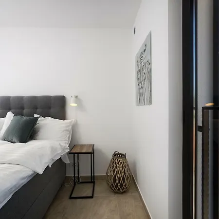 Luxury 3 Floors Seaside Only 25 Min From Split Airport! No.4 Apartment