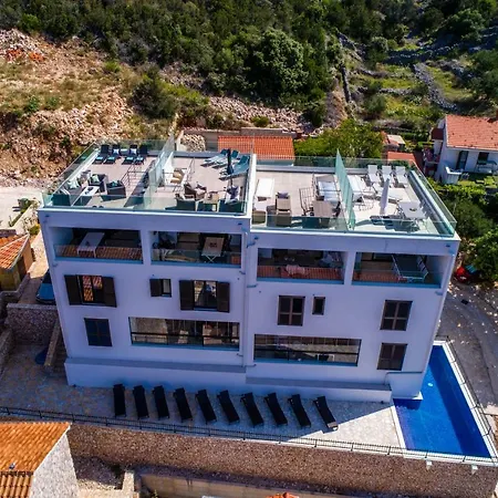 Luxury 3 Floors Seaside Only 25 Min From Split Airport! No.4 Apartment *