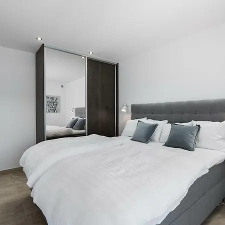 Luxury 3 Floors Seaside Only 25 Min From Split Airport! No.4 Apartment